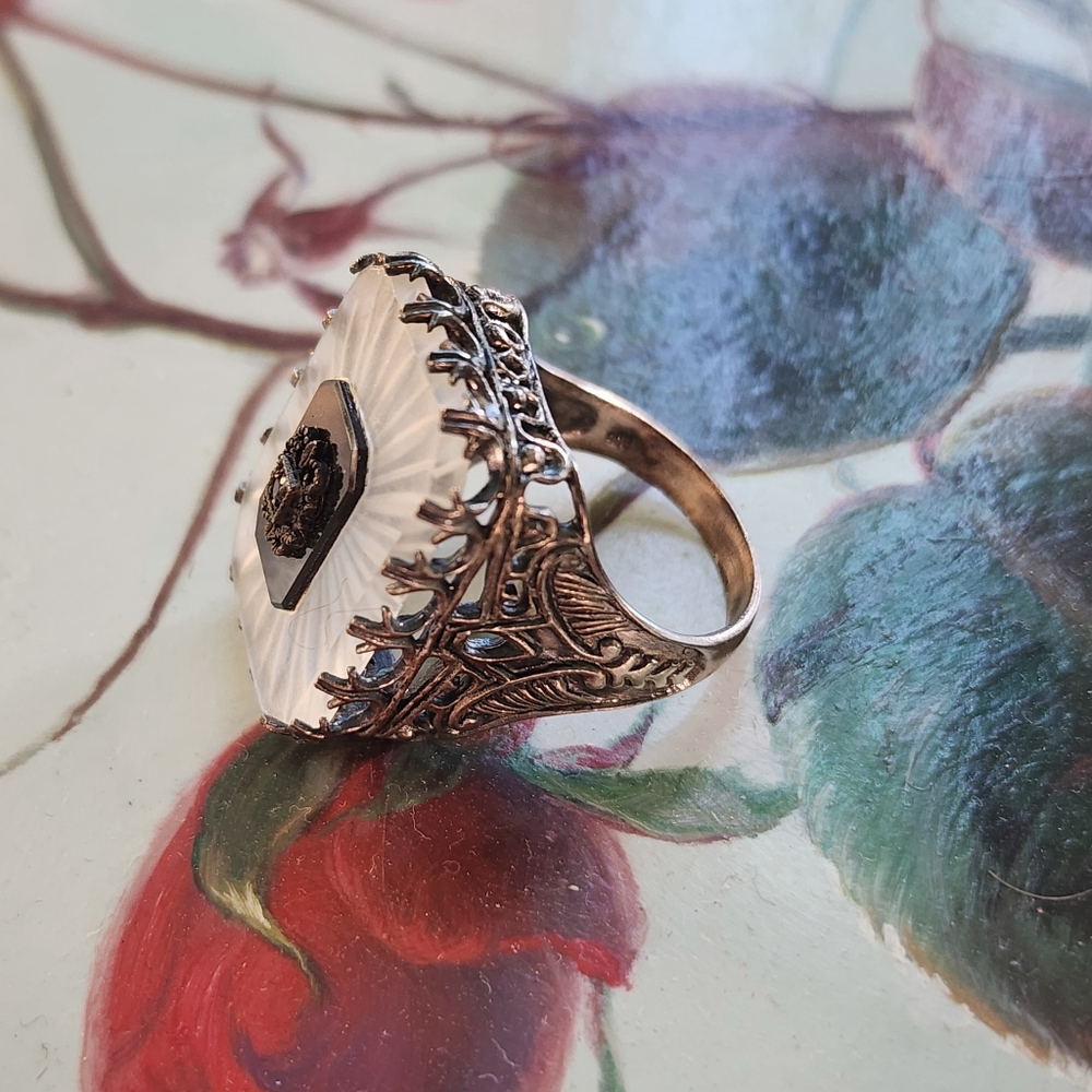 Vintage Camphor Glass Ring and Blue Sapphire - Picture 6 of 10